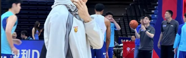 MK体育娱乐-广东队记：张皓嘉膝盖发炎，将缺席对阵青岛的比赛